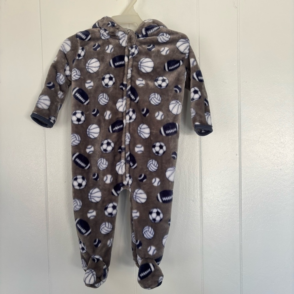 Mick Mack Baby Boy Cozy Sports-Themed One Piece Pajama. NWOT size 6-9 Months